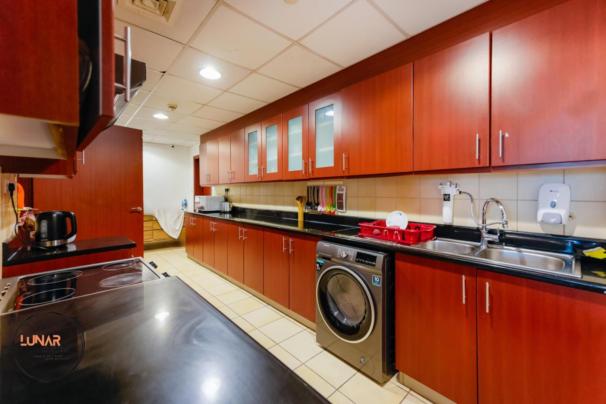 Lunar Cozy Hostel - Jbr Дубай Экстерьер фото